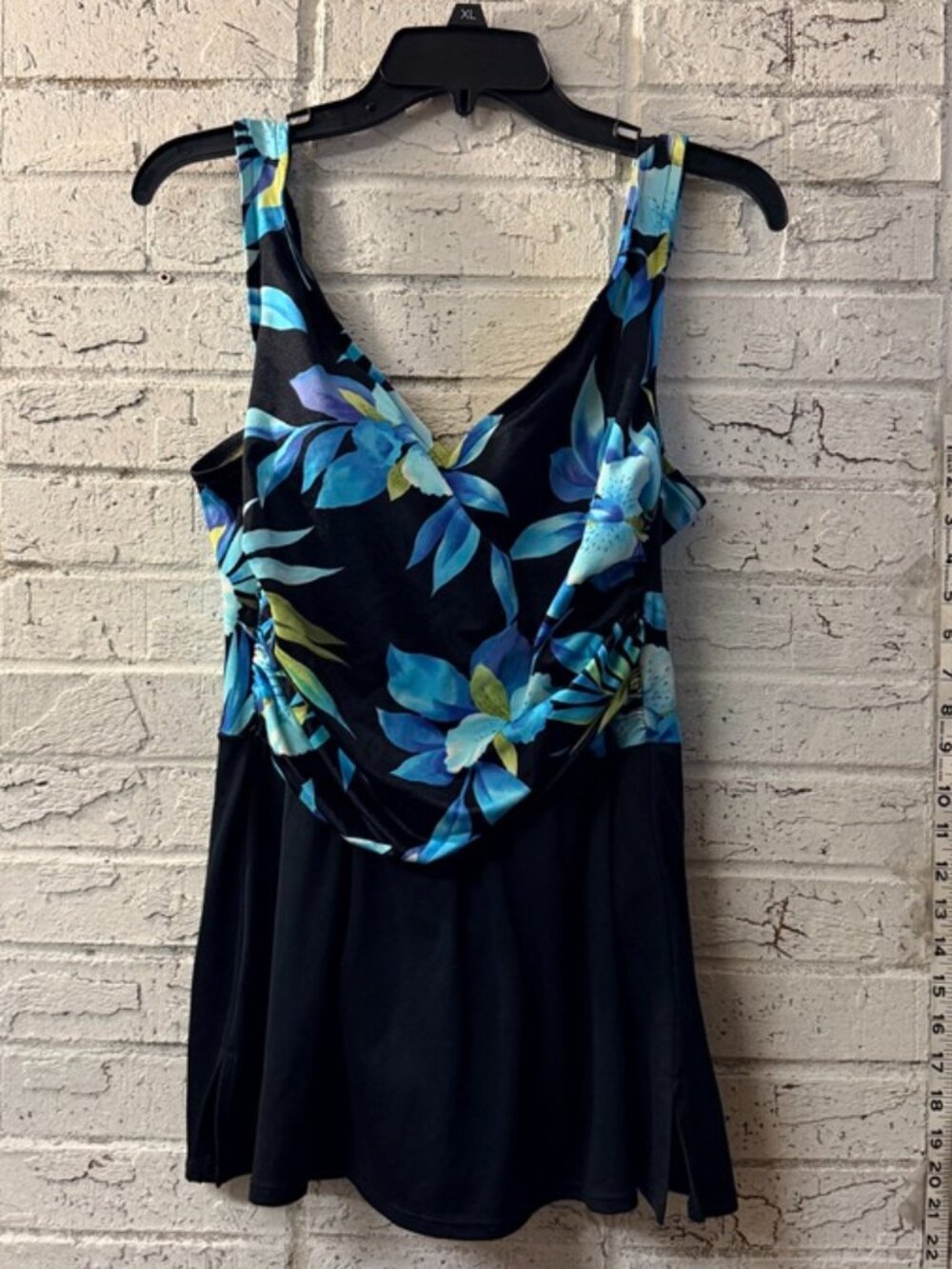 White Stag Black Blue Floral Swimdress One Piece Swimsuit Built In Cups
